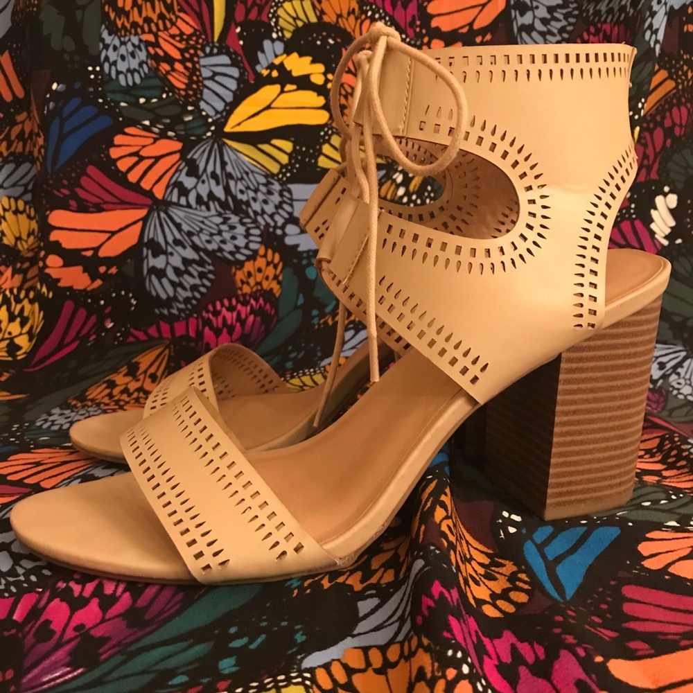 Apt 9 Sandal